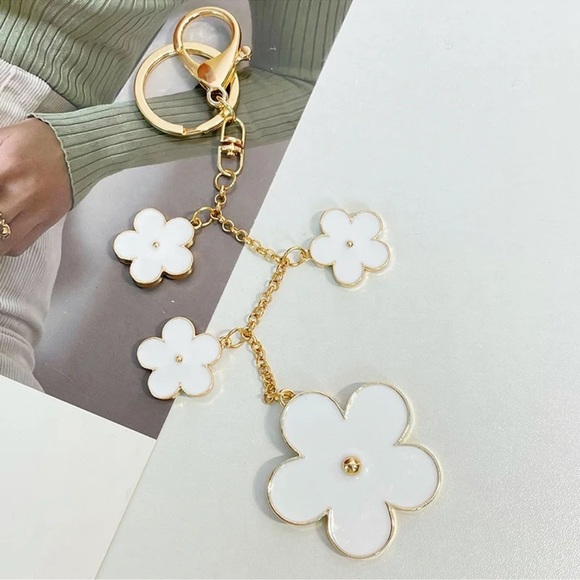 Accessories - 𝑭𝒍𝒐𝒘𝒆𝒓 𝑩𝒂𝒈 𝑪𝒉𝒂𝒓𝒎𝒔,𝑷𝒖𝒓𝒔𝒆 𝑨𝒄𝒄𝒆𝒔𝒔𝒐𝒓𝒊𝒆𝒔